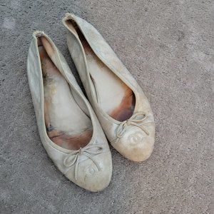 Chanel flats size 40